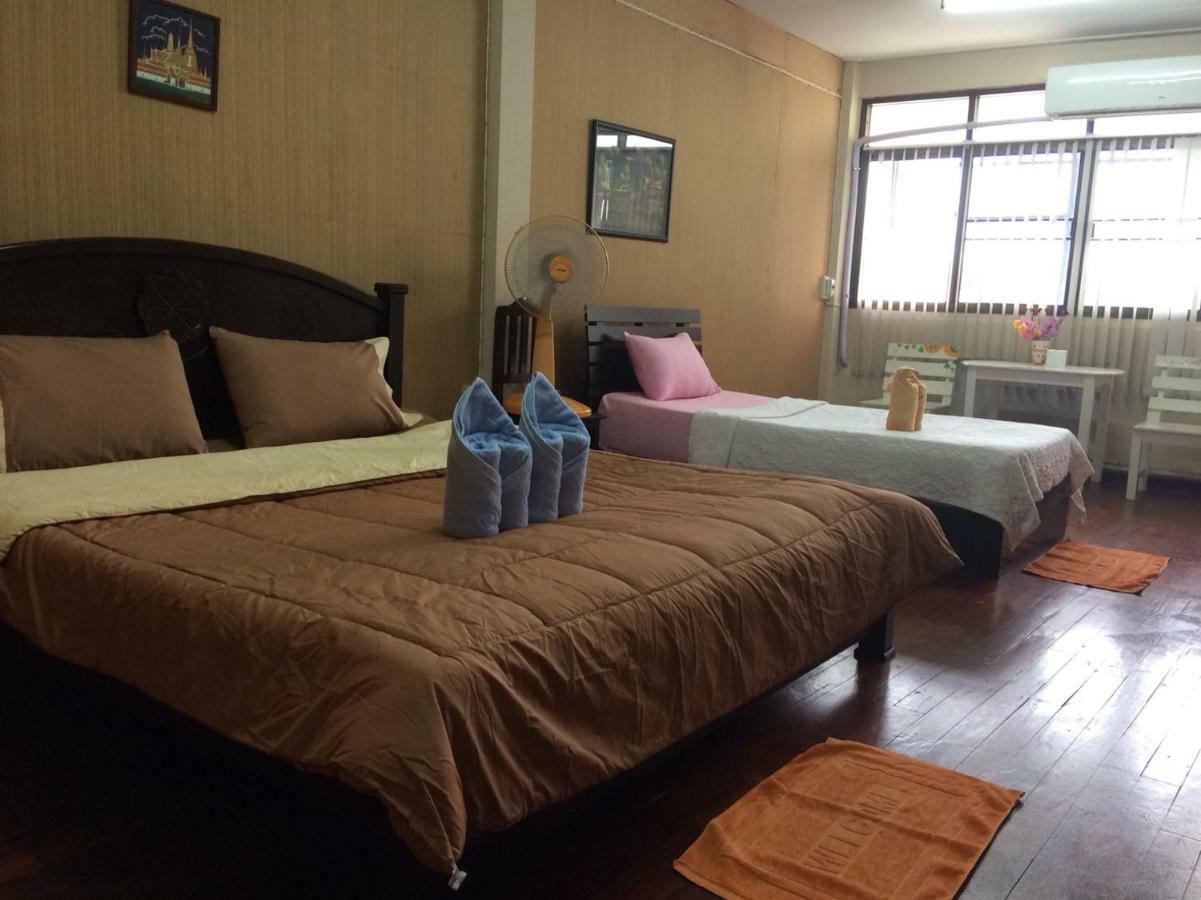 Changphuakgate Guesthouse 치앙마이 외부 사진